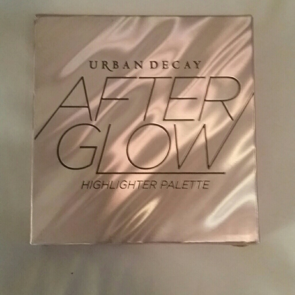 Urban Decay After Glow Palette